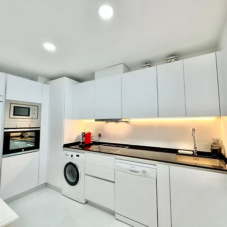 Center Of - Eaw Homes Marbella