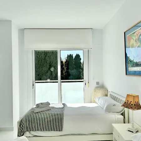 Center Of - Eaw Homes Apartment *