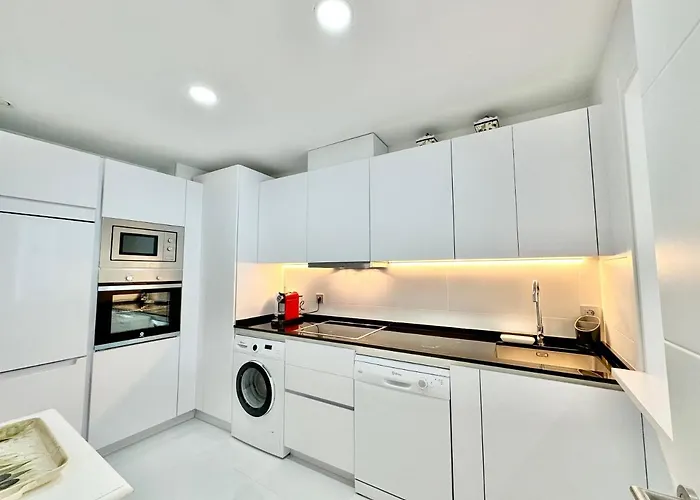 Center Of - Eaw Homes Μαρμπέλλα